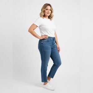 Judy Blue Mid-Wash Cropped Jeans